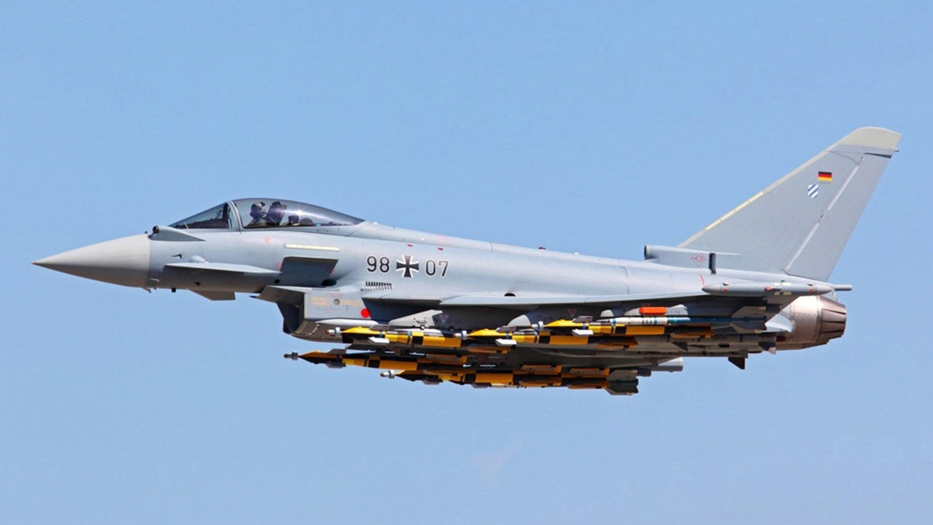 德甲激烈战局,数据解读中场调控与场上战术的配合妙用,中场控制